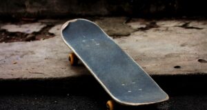 Cum sa treci peste frica de cazaturi cu skateboard-ul